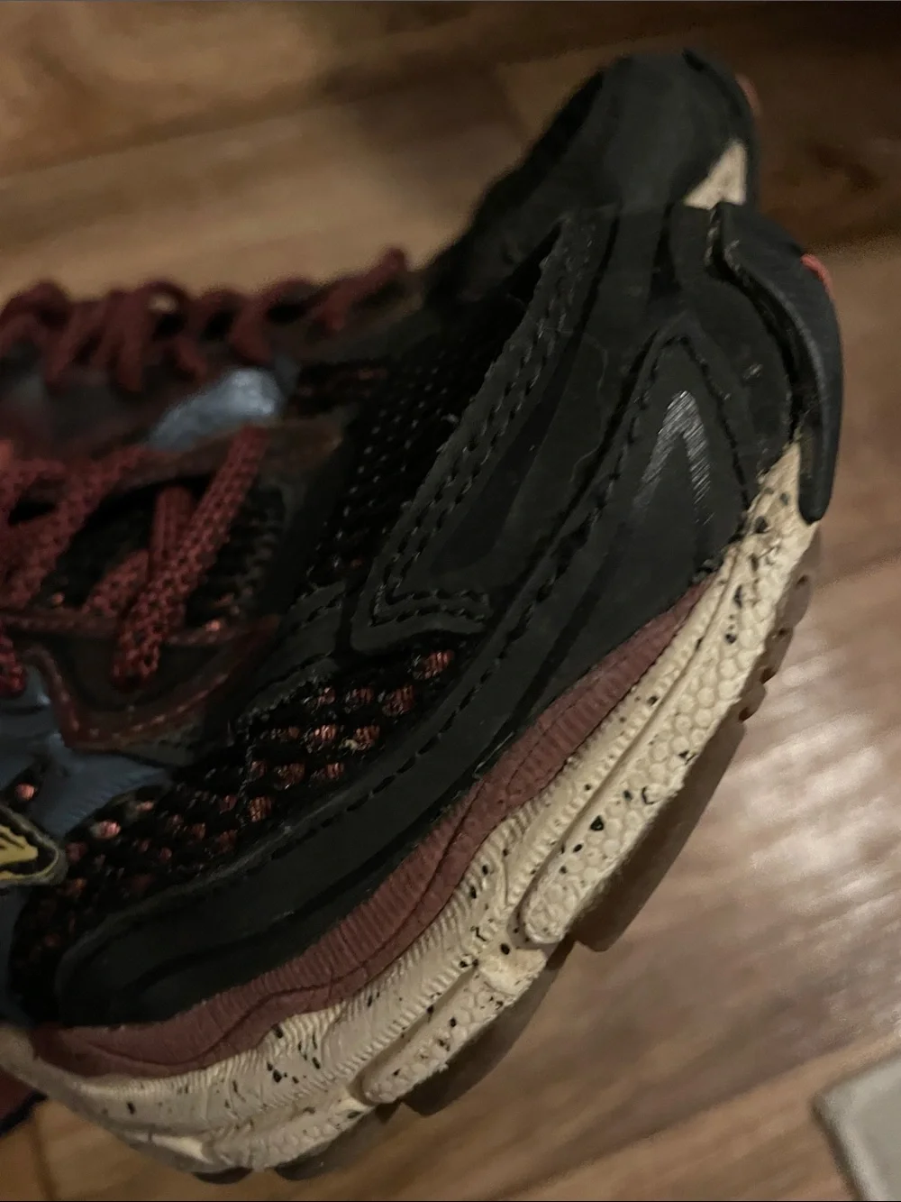 Saucony Progrid Omni 9 Autumnal Equinox Red /Blue Sneaker Woman Size 6